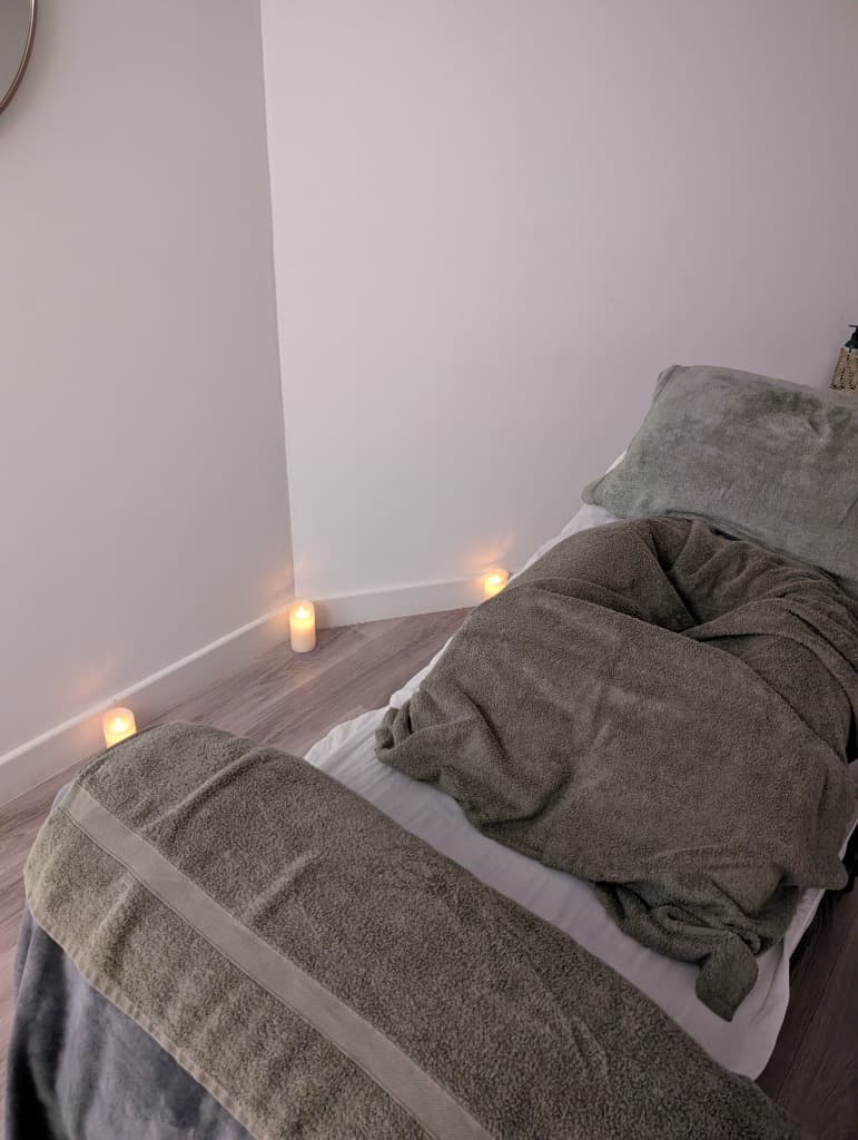 Candlelit Treatment Bed in Scraptoft