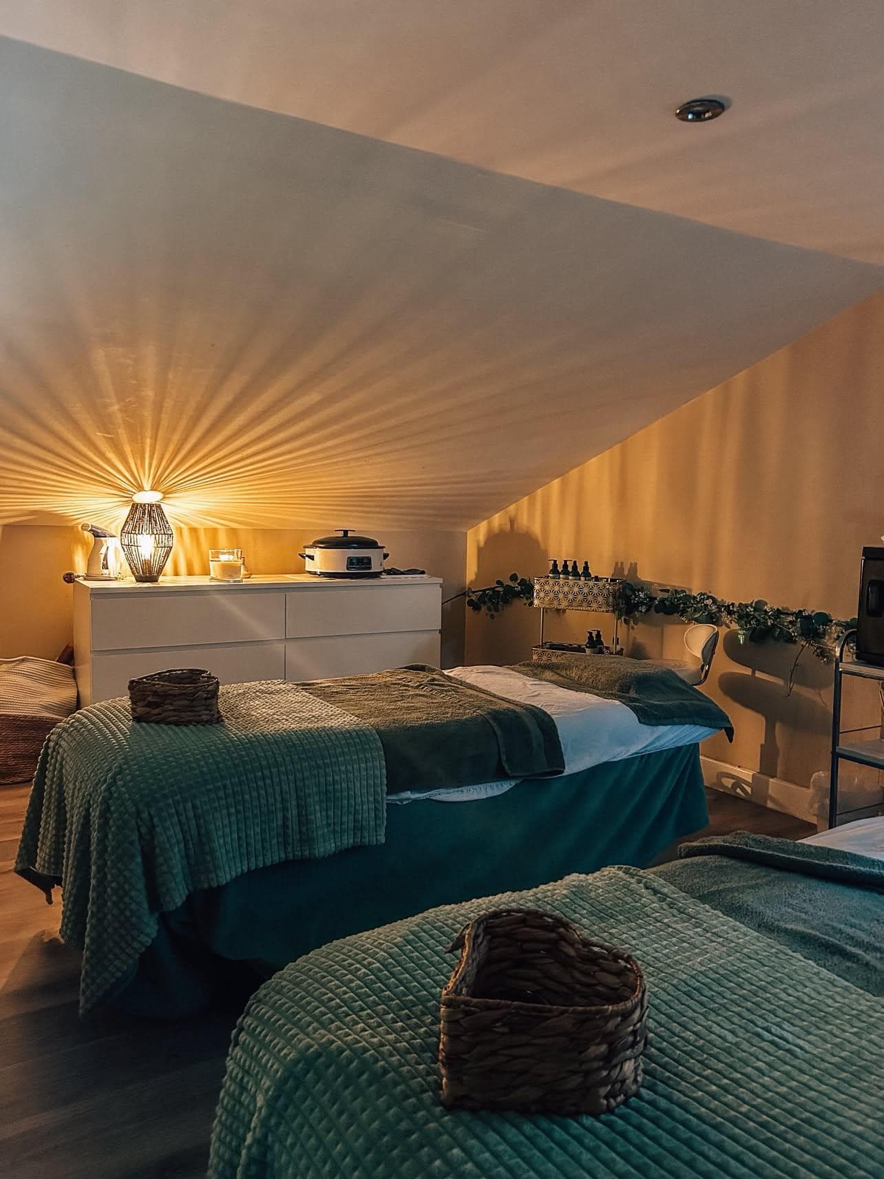 Single and Double Treatment Rooms with Ambient Candlelight